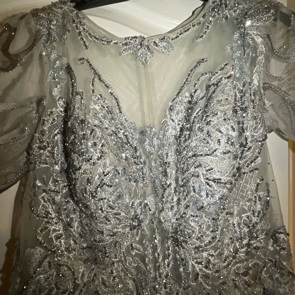 Flowing Gown for mother of the bride or groom. Color gray, beaded. Size 14-16 - Picture 4 of 16